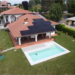 Prestigiosa villa con piscina