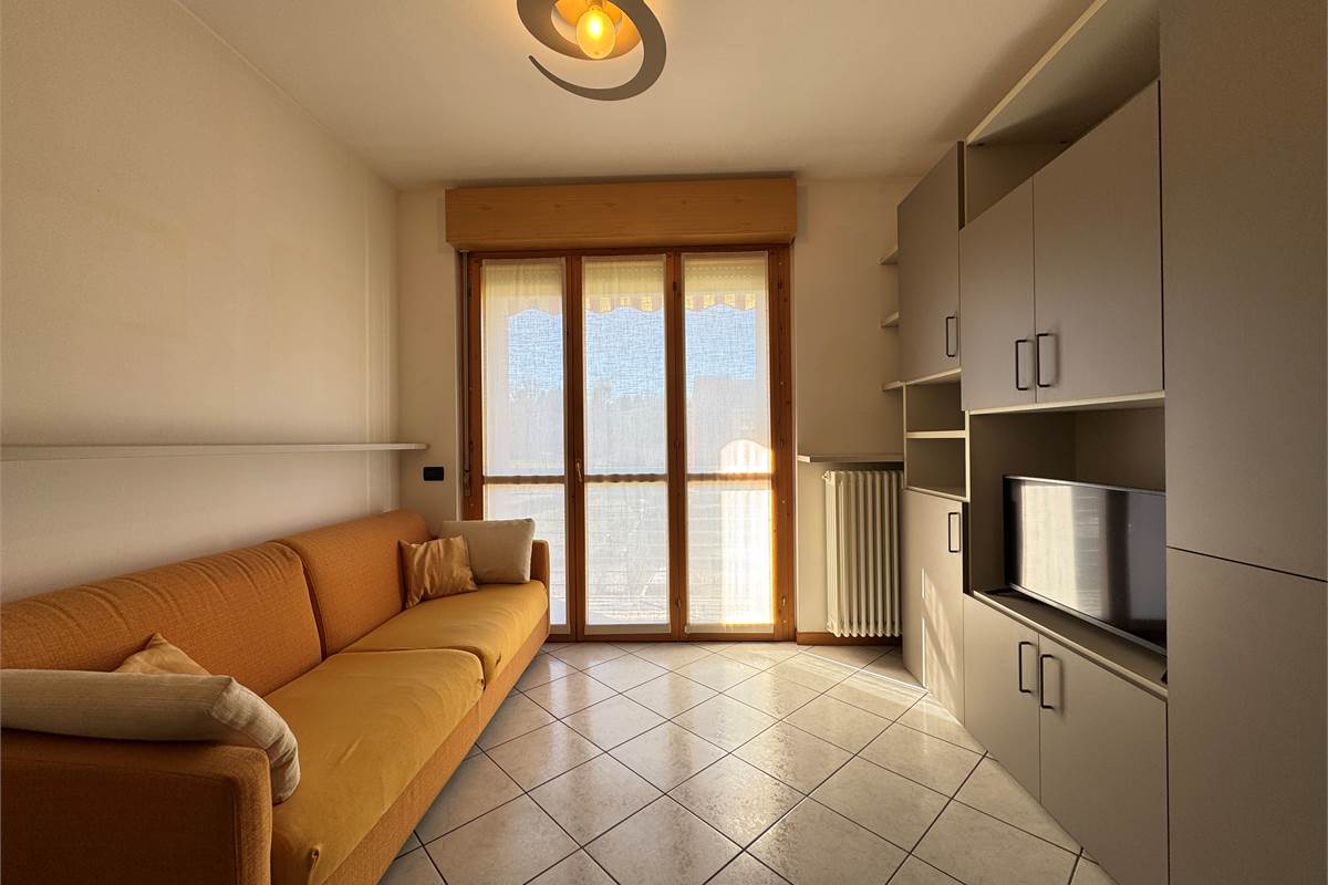 Bilocale con balcone e posto auto