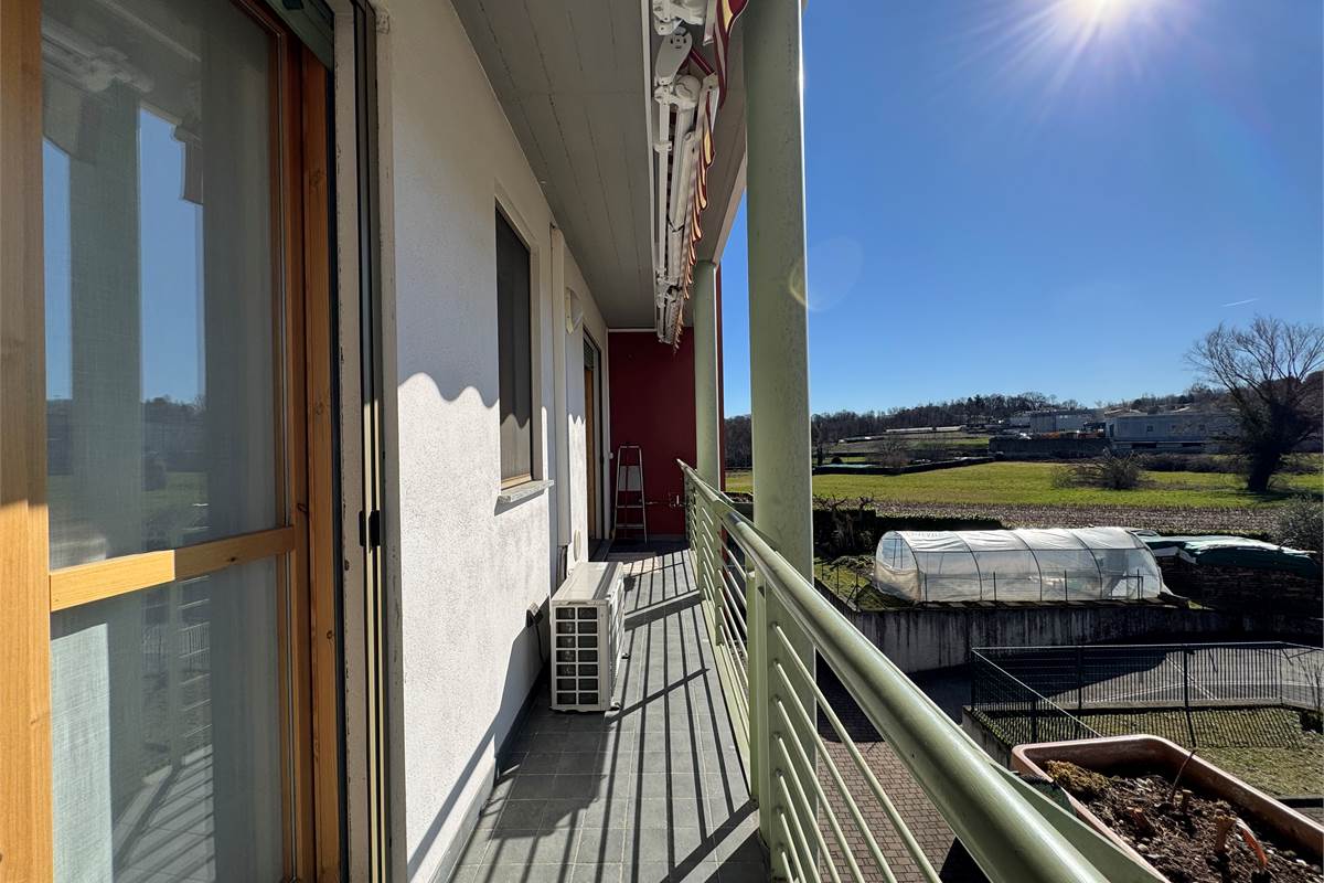 Bilocale con balcone e posto auto