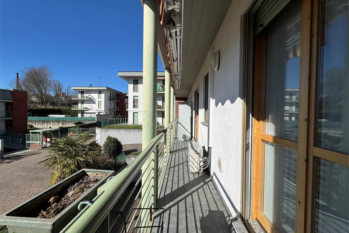 Bilocale con balcone e posto auto