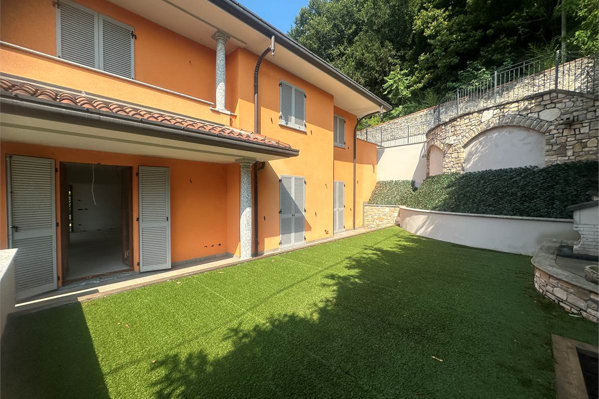 Longone : Bella villa singola elegante /giardino