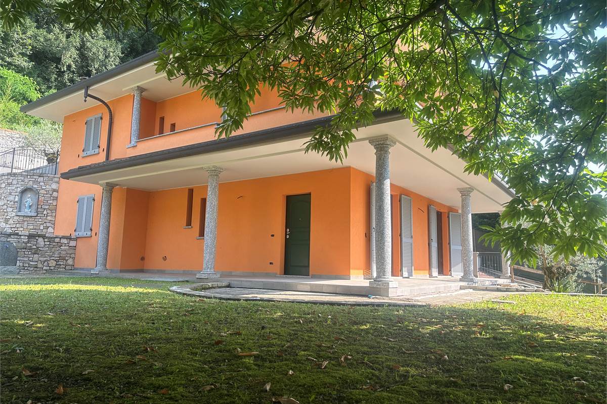Longone : Bella villa singola elegante /giardino