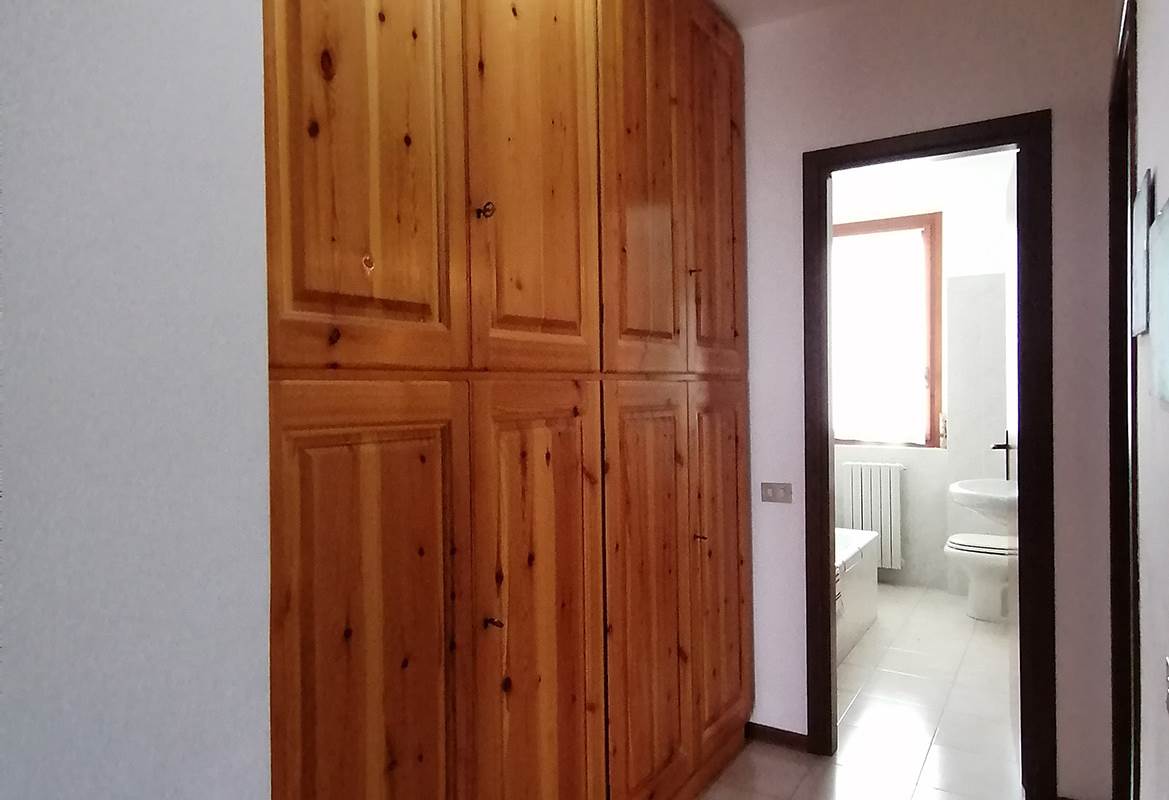 ASSO:PANORAMICO 4 LOCALI/DOPPI SERV.POSS.BOX