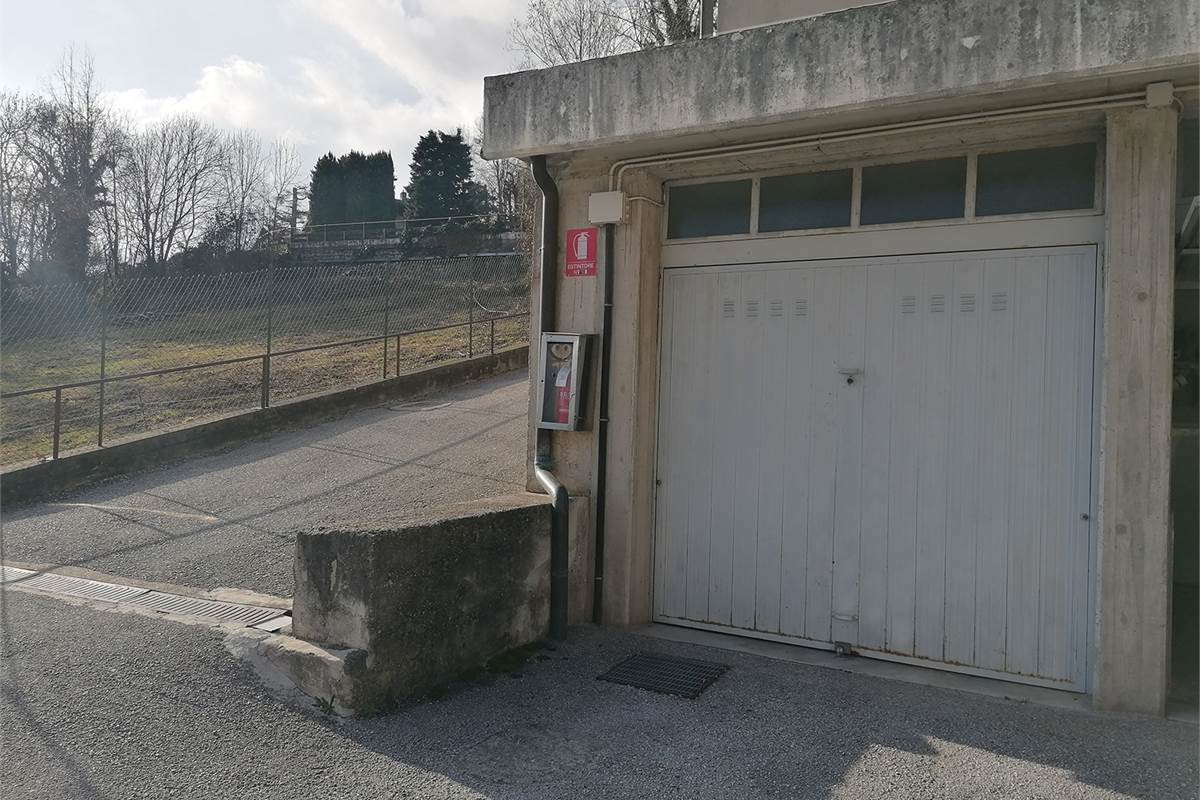 ASSO:PANORAMICO 4 LOCALI/DOPPI SERV.POSS.BOX