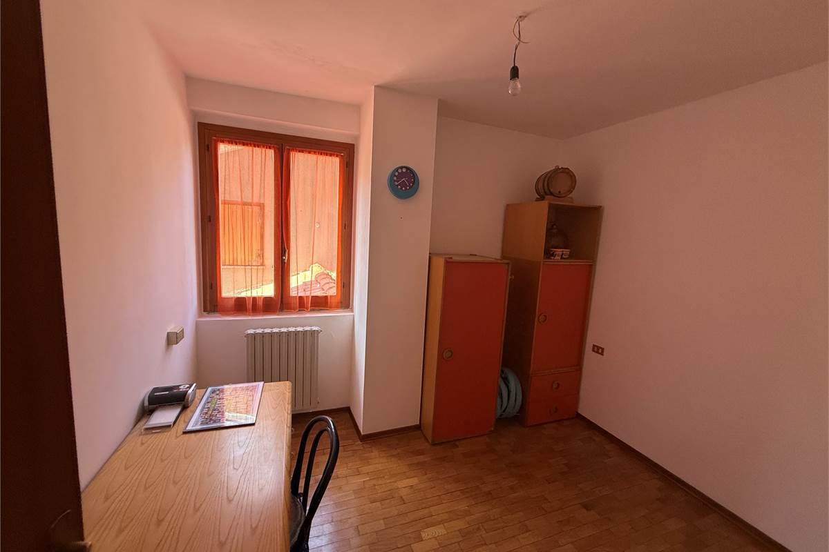 ASSO:PANORAMICO 4 LOCALI/DOPPI SERV.POSS.BOX