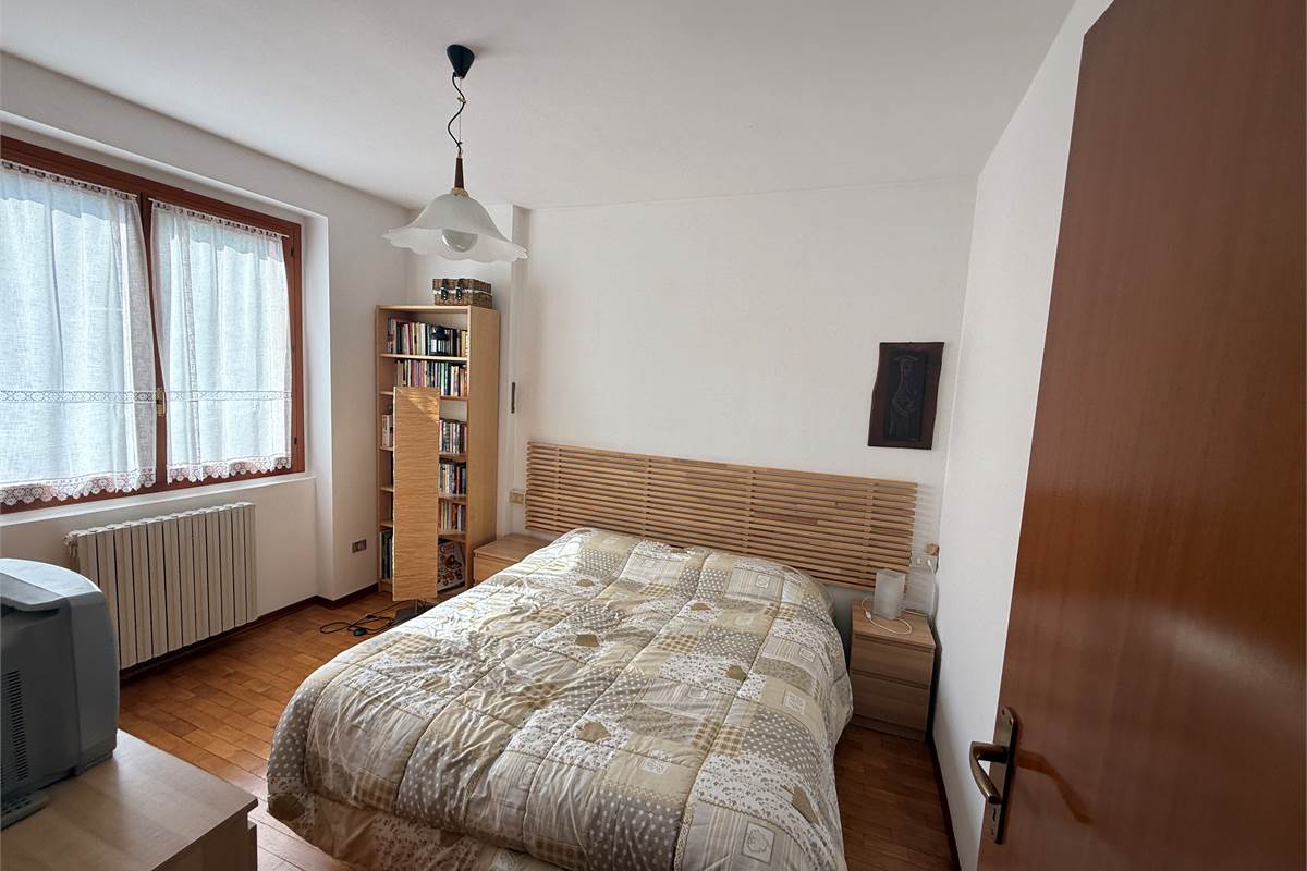 ASSO:PANORAMICO 4 LOCALI/DOPPI SERV.POSS.BOX