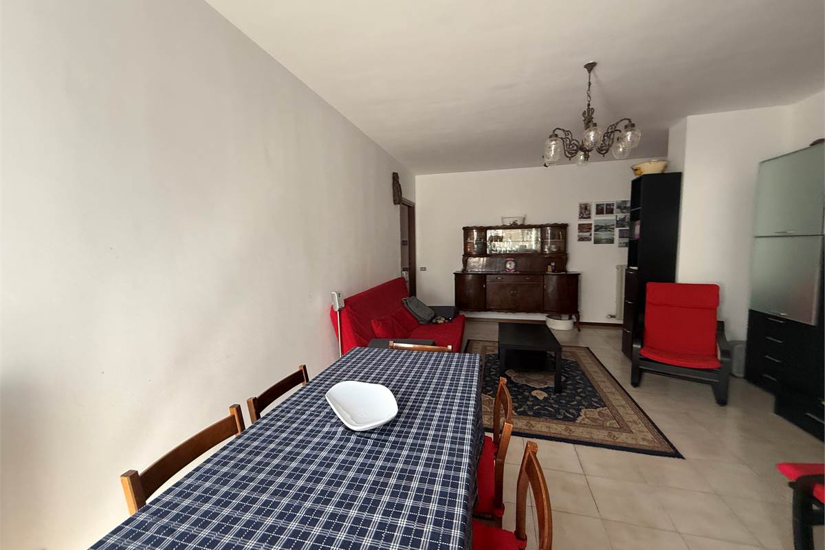 ASSO:PANORAMICO 4 LOCALI/DOPPI SERV.POSS.BOX