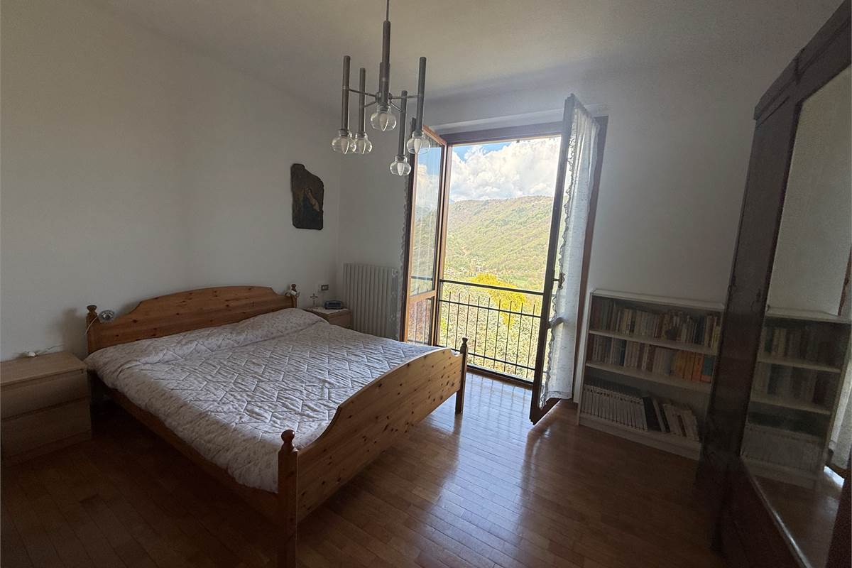 ASSO:PANORAMICO 4 LOCALI/DOPPI SERV.POSS.BOX