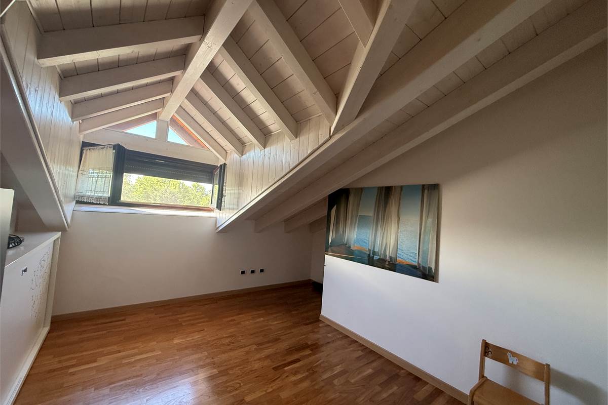 LURAGO:SOLUZIONE BELLISSIMA E AMPIA CON TERRAZZA E BOX DOPPIO