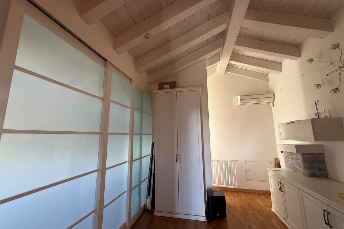 LURAGO:SOLUZIONE BELLISSIMA E AMPIA CON TERRAZZA E BOX DOPPIO