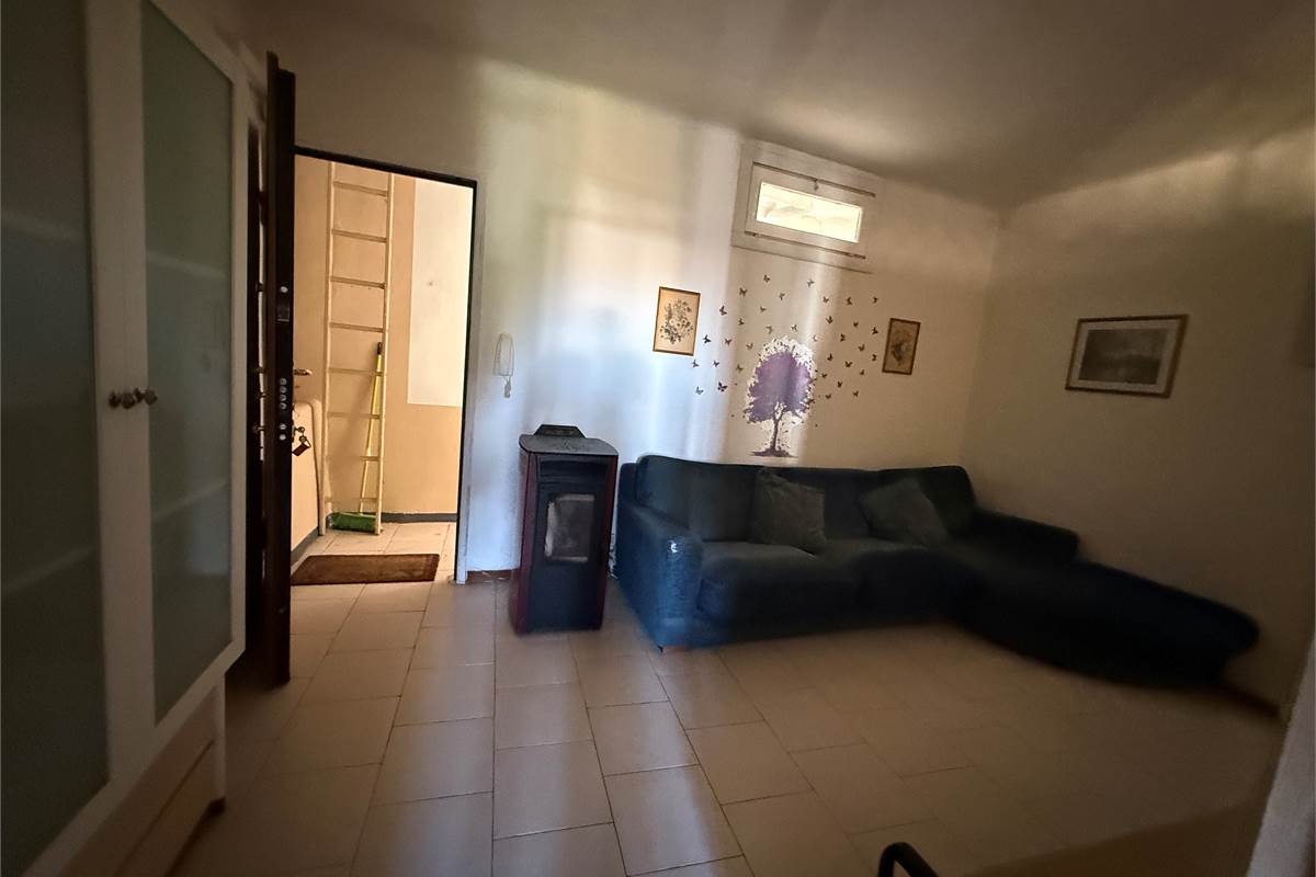 ERBA: BILOCALE ARREDATO -  TERMOAUTONOMO
