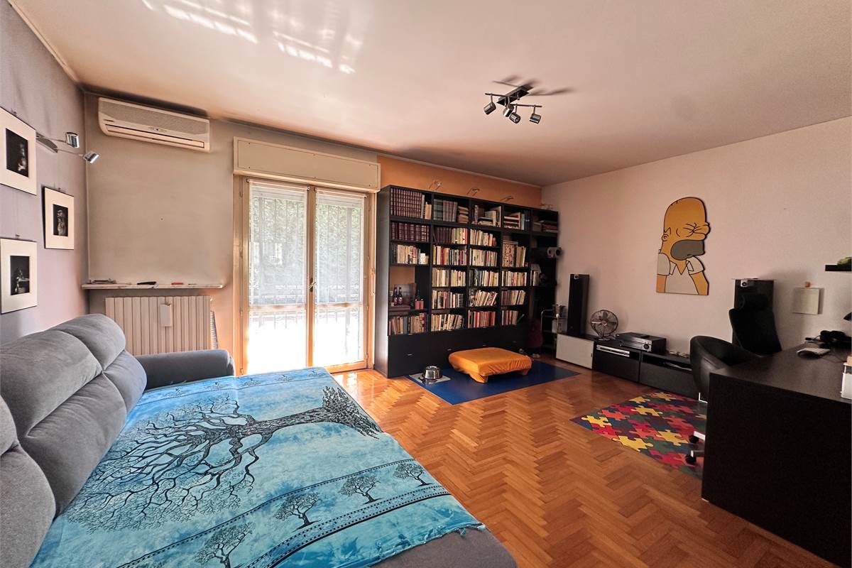 ERBA:APPARTAMENTO IN CASA SINGOLA CON BOX DOPPIO