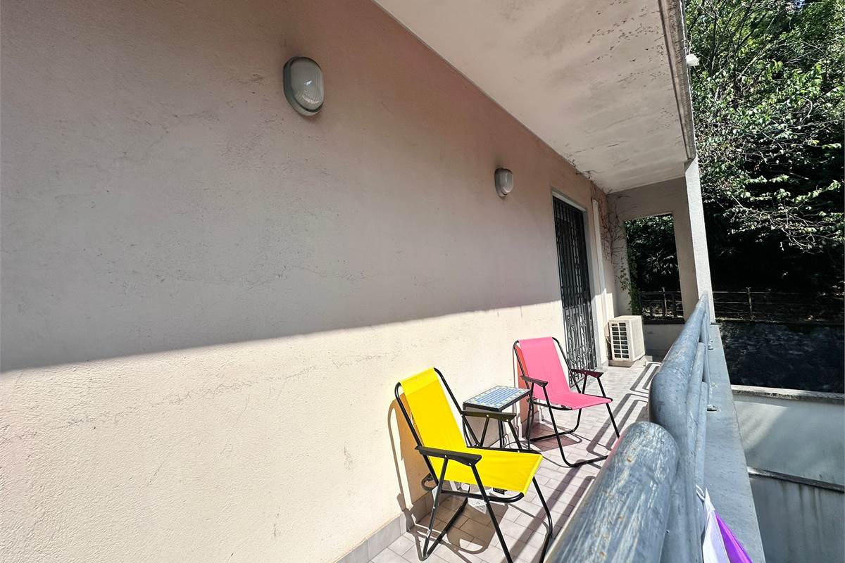 ERBA:APPARTAMENTO IN CASA SINGOLA CON BOX DOPPIO
