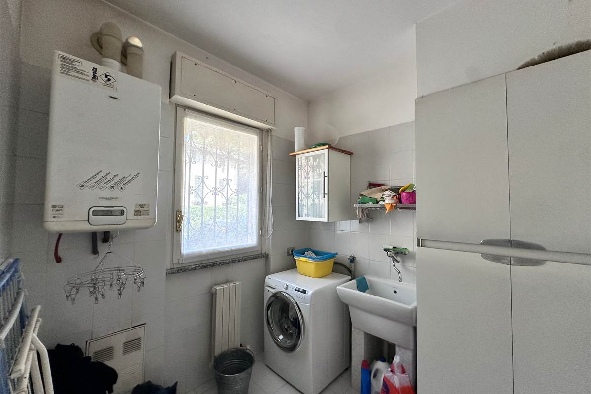 ERBA:APPARTAMENTO IN CASA SINGOLA CON BOX DOPPIO