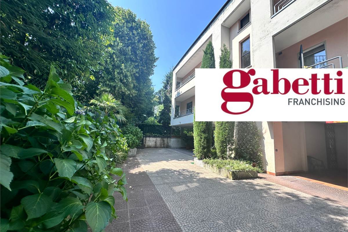 ERBA:APPARTAMENTO IN CASA SINGOLA CON BOX DOPPIO
