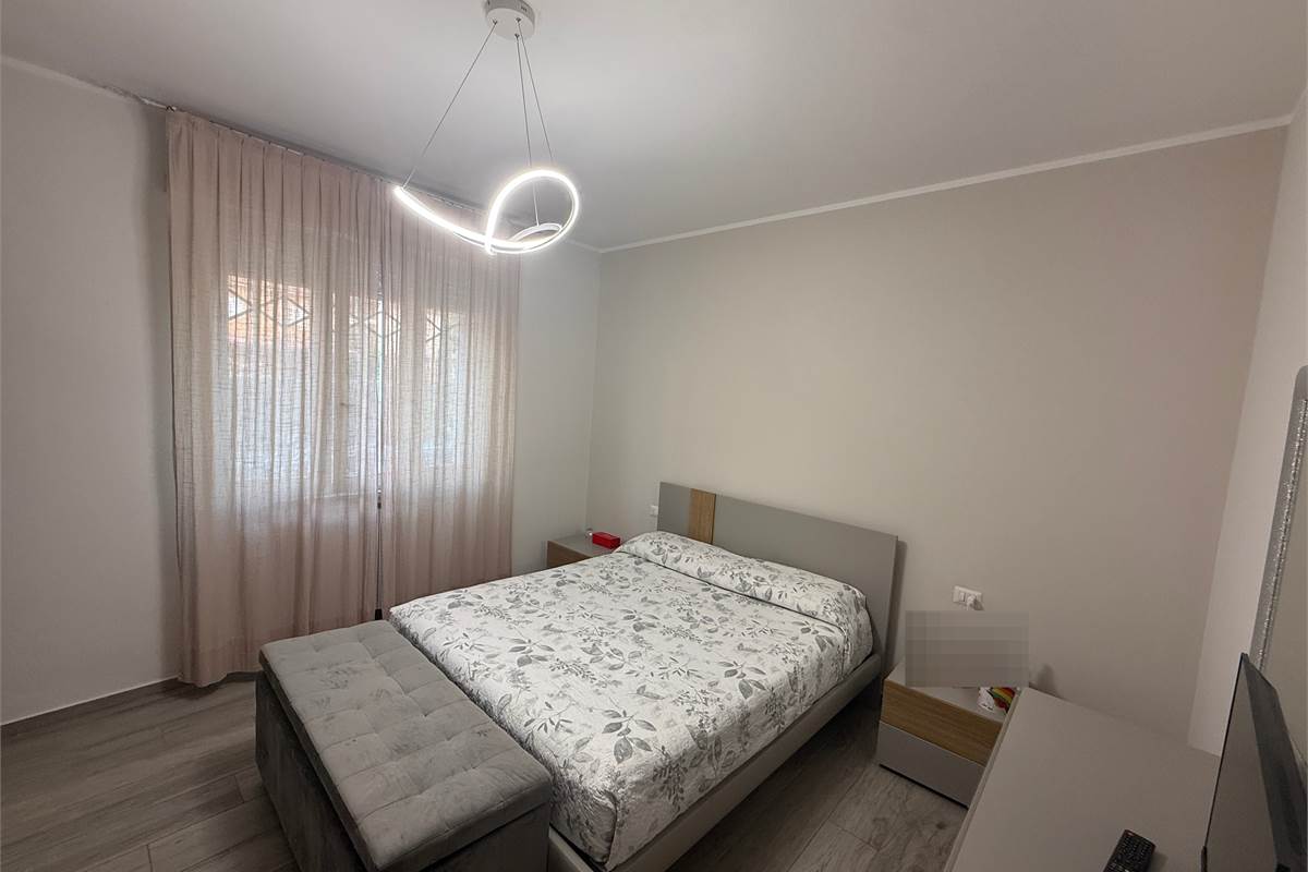 Canzo Centro: Elegante Bilocale di 70 mq Ristrutturato a Nuovo e Arredato