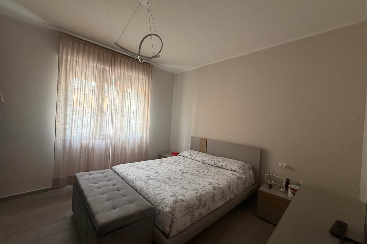 Canzo Centro: Elegante Bilocale di 70 mq Ristrutturato a Nuovo e Arredato